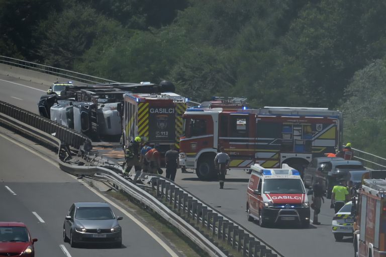 prometna-nesreča-avtocesta, junij-2025, tovornjak