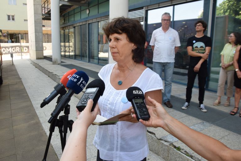 pisk, pokrajinska-in-studijska-knjiznica-murska-sobota, sindikat-glosa, suzana-lukovnjak, tozba