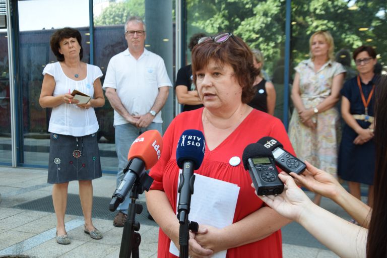 pisk, pokrajinska-in-studijska-knjiznica-murska-sobota, sindikat-glosa, suzana-lukovnjak, tozba