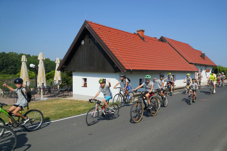 cg_kolesarji_spuhlja_1.jpg