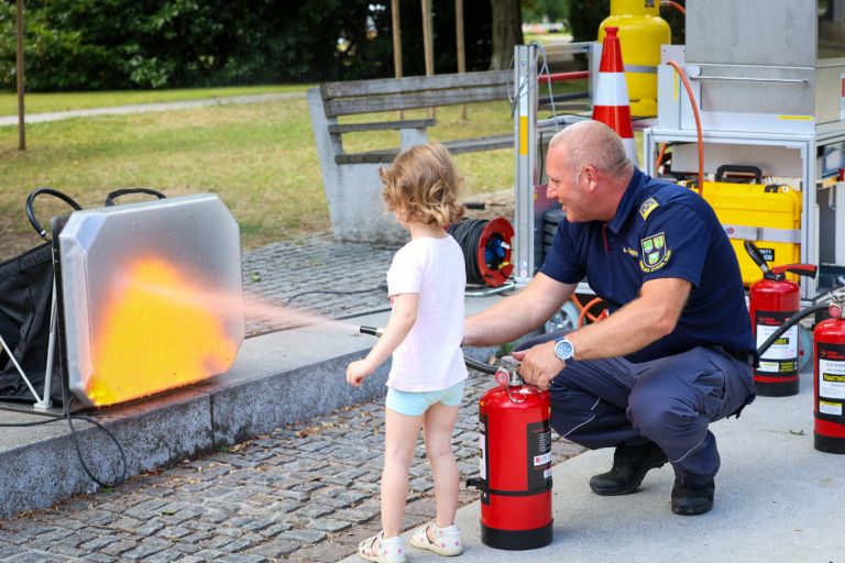 Preventivno gasilsko vozilo_Art kamp 2 (002).jpeg