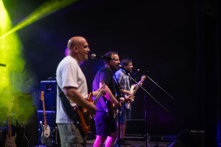 koncert, cardboard, sončna-uprava
