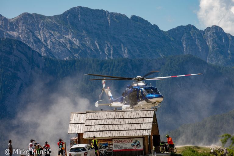 policijski-helikopter, resevanje, gora
