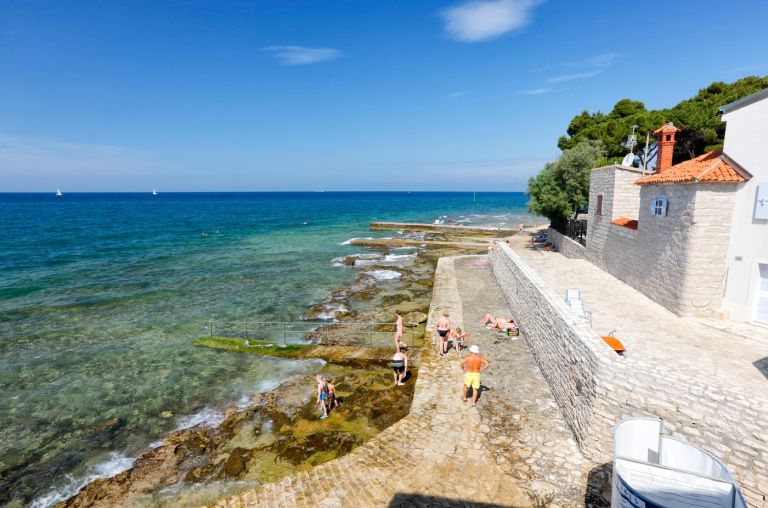 morje plaža otrok kopanje