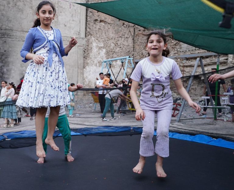 trampolin, otrok