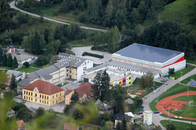 Radeče, športna dvorana.jpg