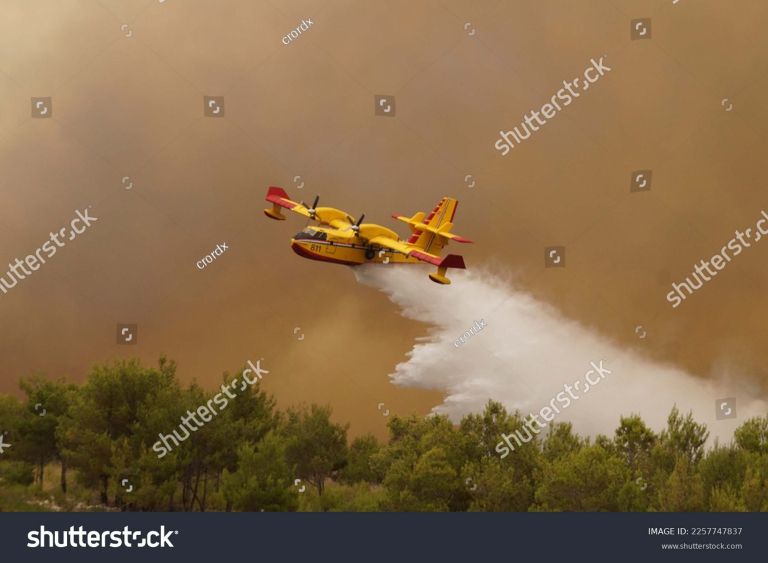 stock-photo-a-croatian-air-force-cl-super-scooper-firefighting-aircraft-in-flight-2257747837.jpg