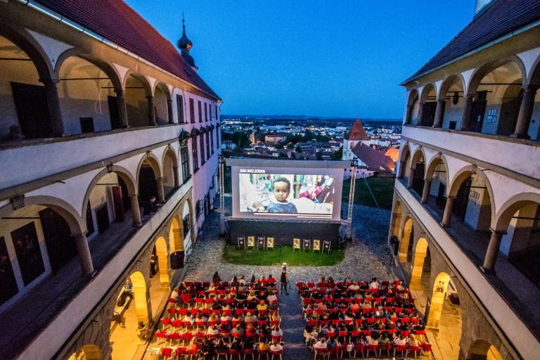 MZ Poletni kino.jpg