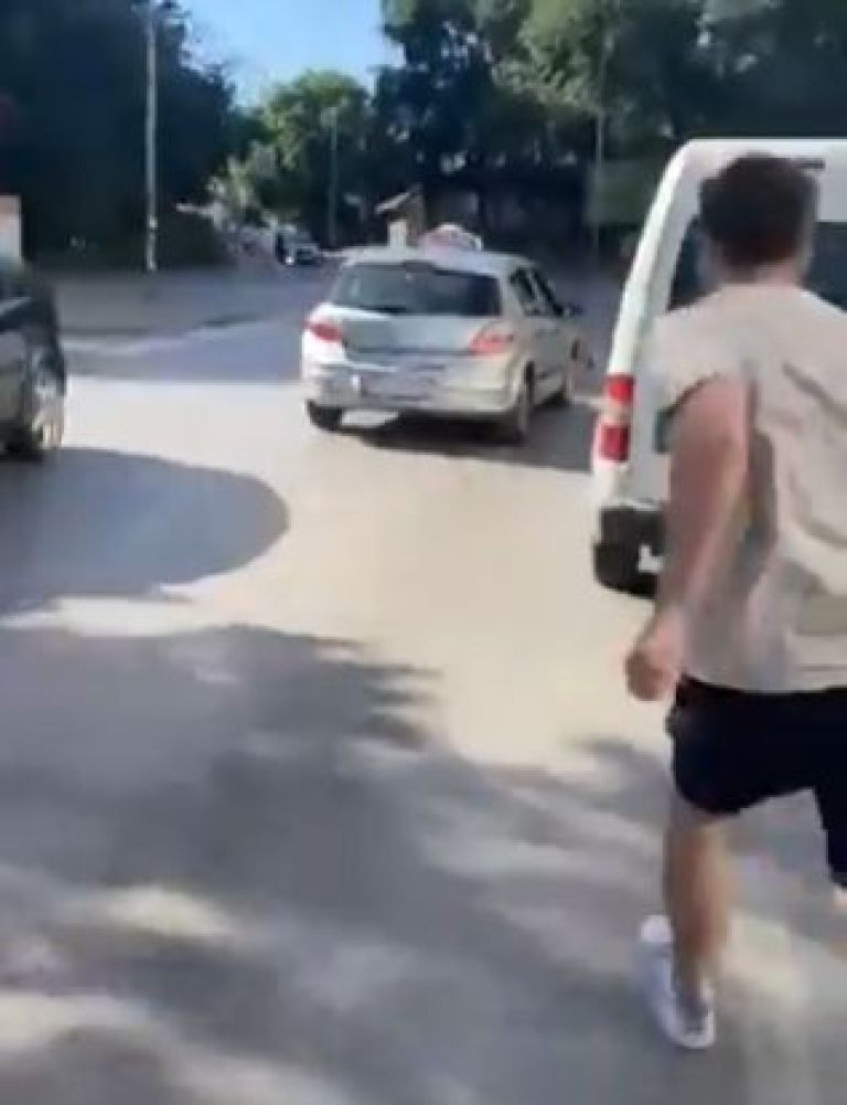 kragujevac, protesti, taksist.jpg