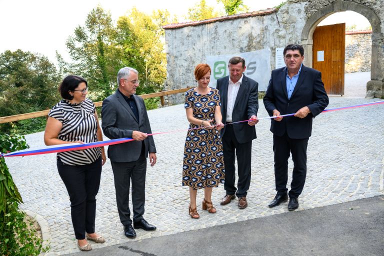 Prenovljen grad Podčetrtek