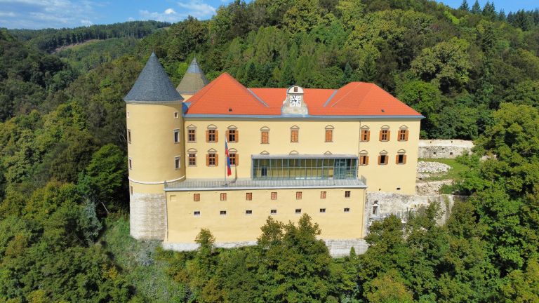 Prenovljen grad Podčetrtek