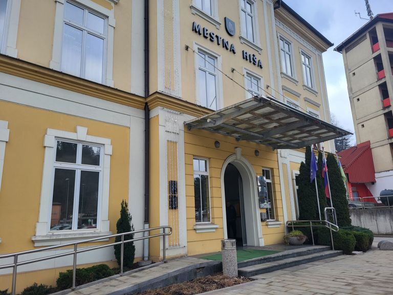 ravne na koroškem, mestna hiša