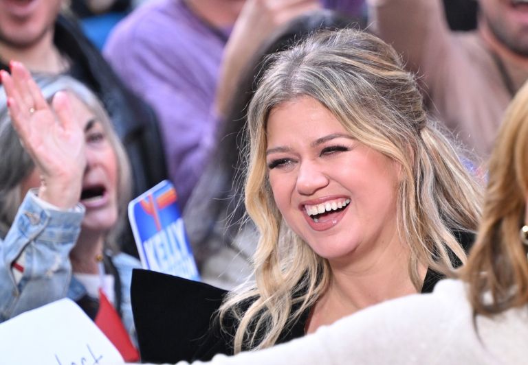 kelly-clarkson