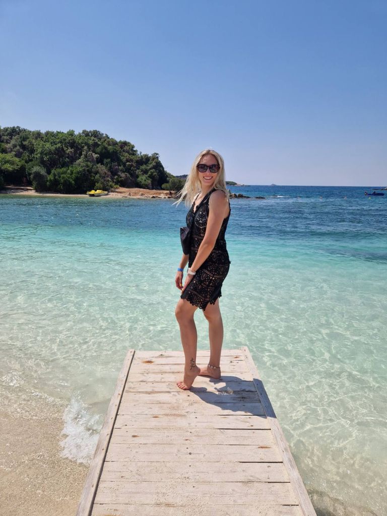 Klara Japelj Albanija