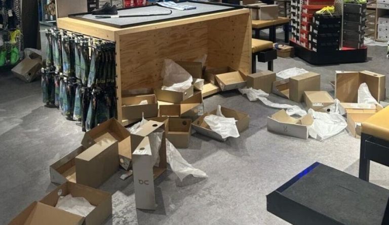 tatvina, supergi, intersport reutte.jpg