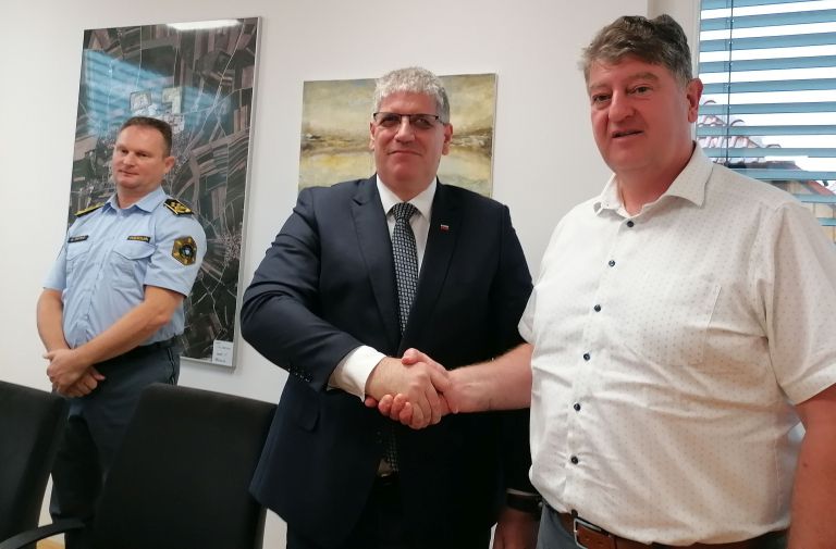 minister-poklukar, sentjernej, obisk