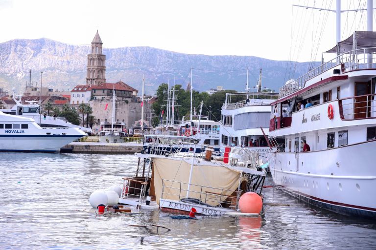 split, turistična ladja
