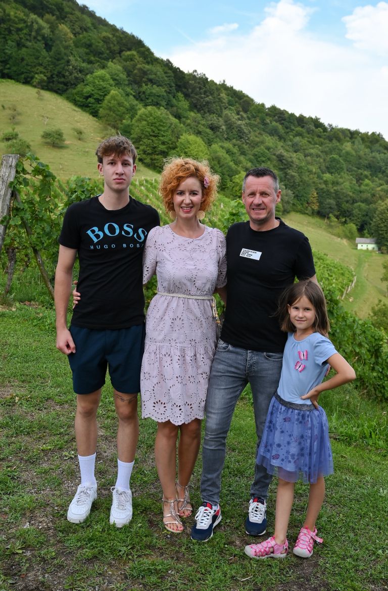 mateja rebernak družina.jpg