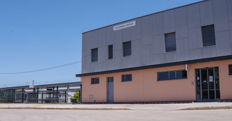 simbolična, železniška-postaja, železniški-promet