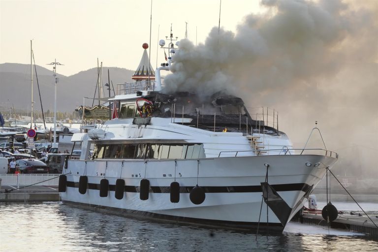 sea-lady-ii, pozar, jahta