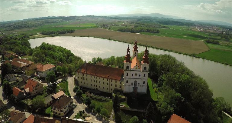 AK_Sveta Trojica jezero.jpg