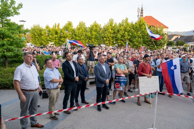 protest-v-sentjerneju