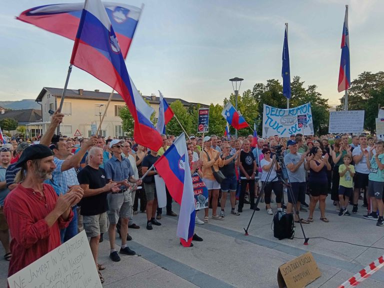 protestni-shod-sentjernej-2025, romska-problematika