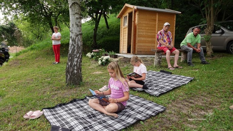 knjizznica_v_naravi.jpg