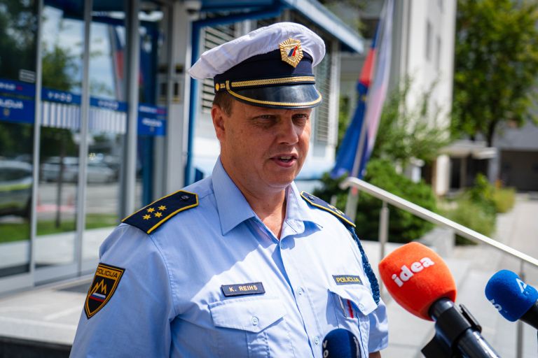 policija, pums
