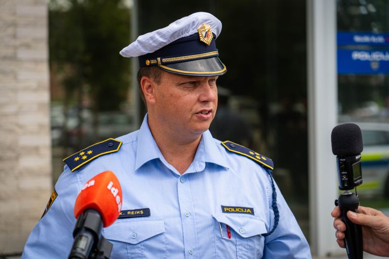 policija, pums