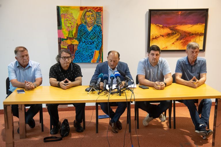novinarska-konferenca, romska-problematika, pišk