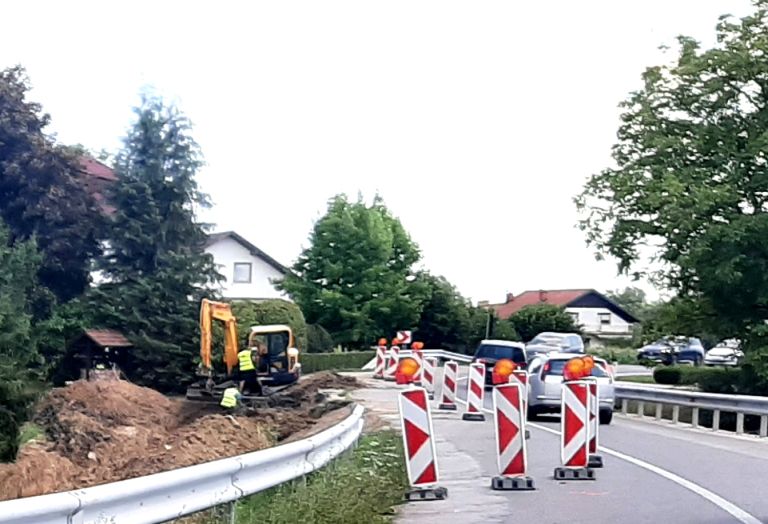 zapora-ceste-gornji-lenart, storklje