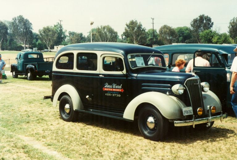 1937 Chevrolet Suburban.jpg