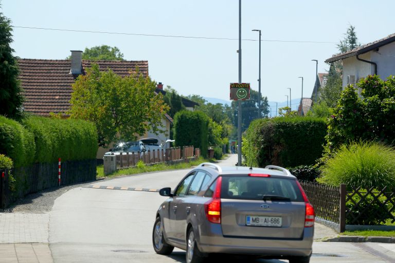 cg_radarji_in_lezeci_policaji.jpg