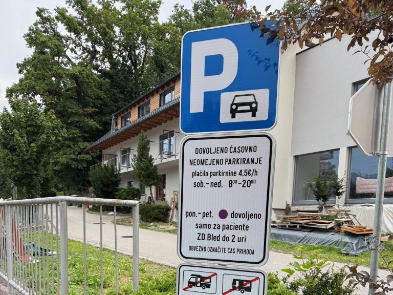 bled, zdravstveni-dom, parkirisce