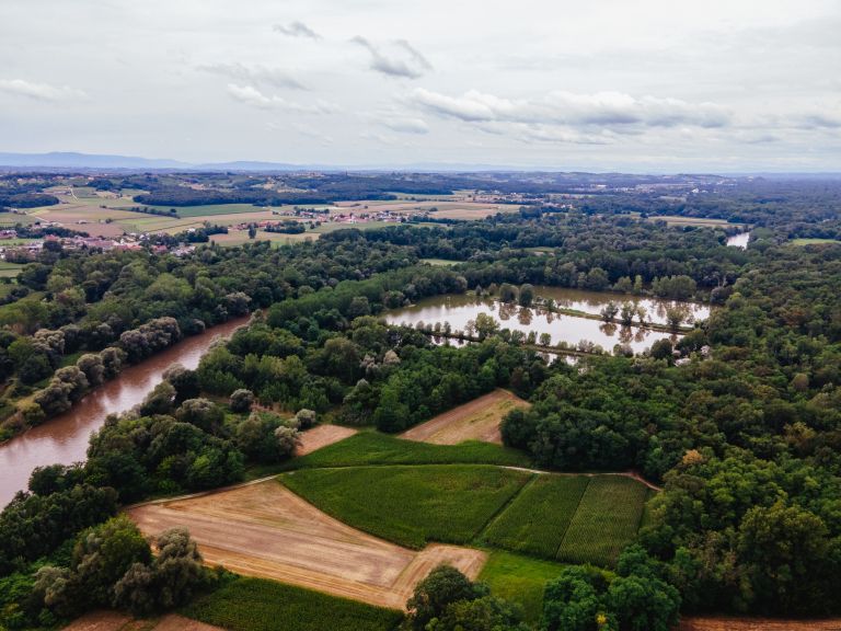 simbolična, nasip-ob-muri, gradišče, vodovarstveno-območje, dron, reka, gradnja