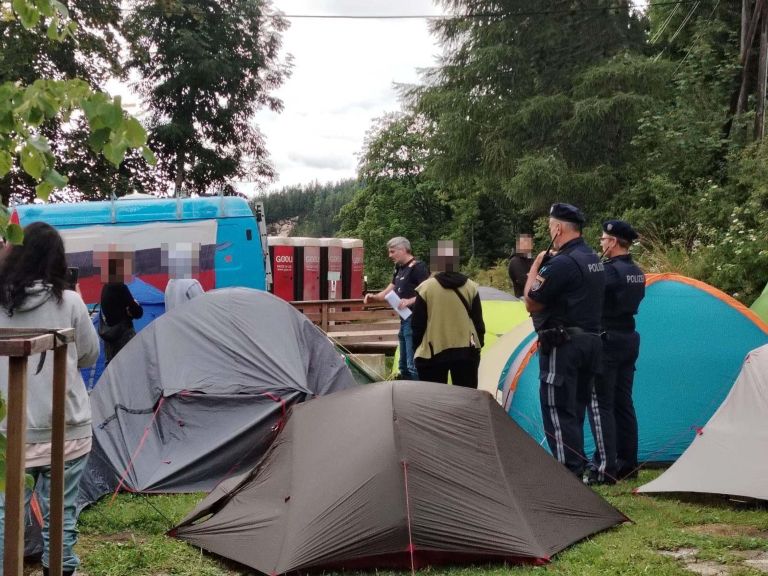 policijska-racija, tabor