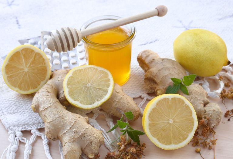 Limonin čaj z ingverjem