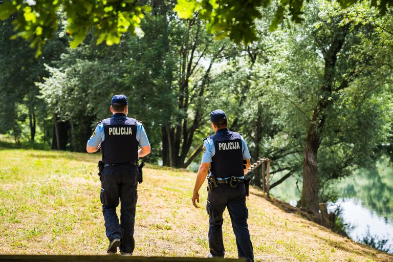 policija poletje.jpg