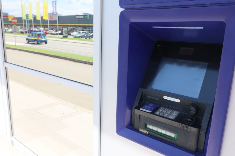 bankomat nlb.jpg
