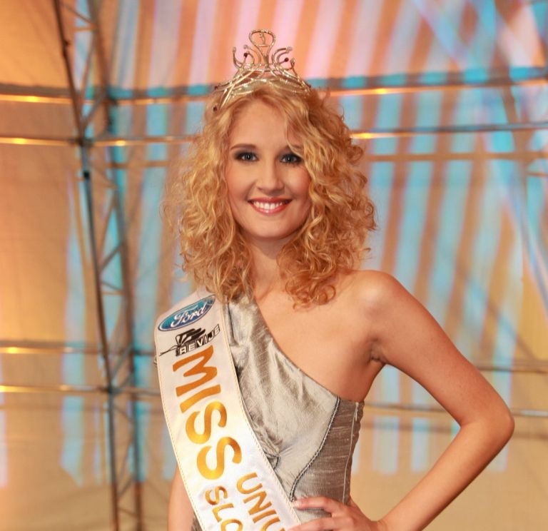 Anamarija Avbelj.jpg
