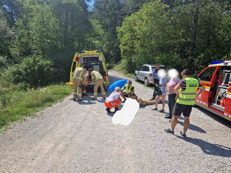 Kolesar padec gasilci nesreča