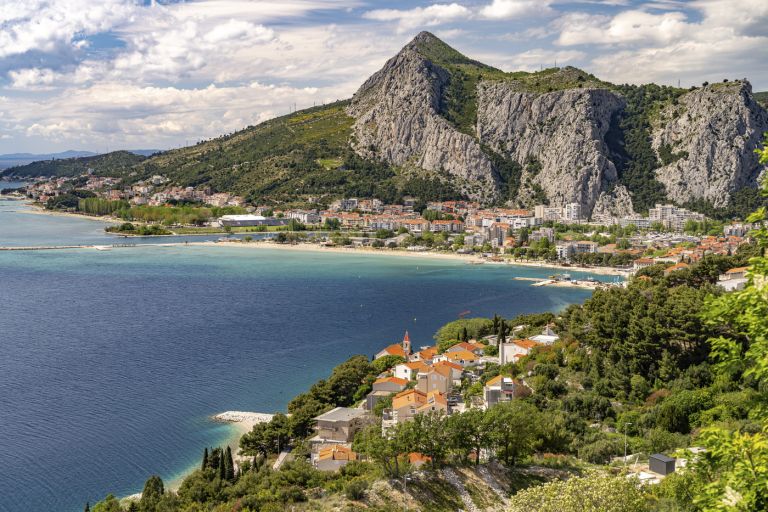 omis