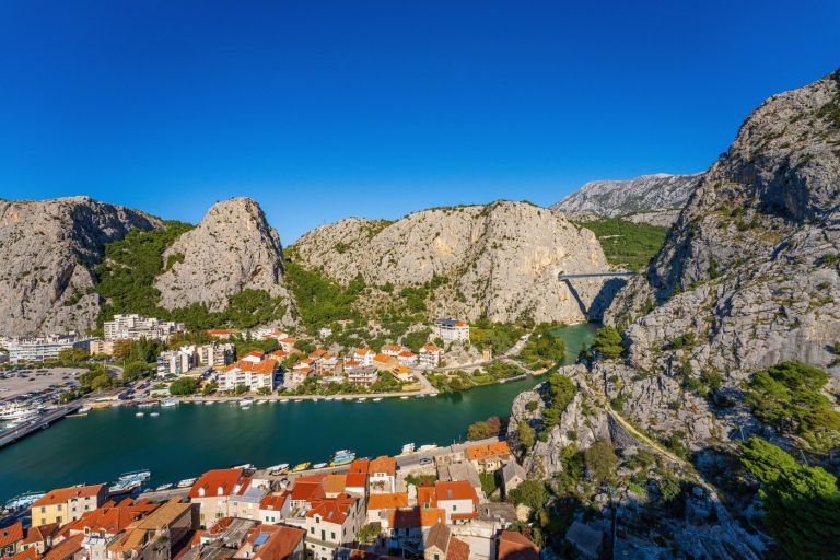 omis