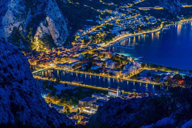 omis