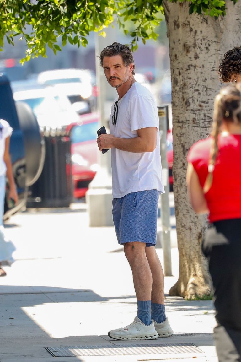 pedro pascal 3.jpg