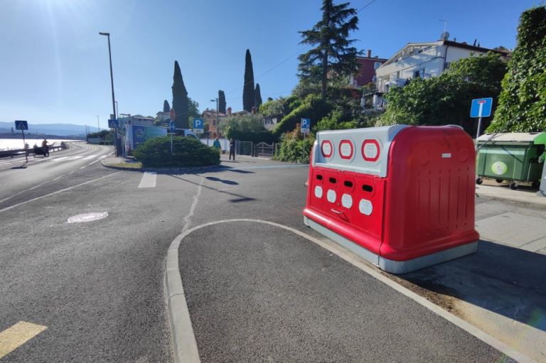 Marjetica, mobilna eko točka.jpg