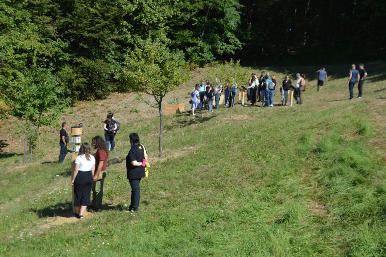 grad, beeaware, ucilnica-na-prostem, oprasevalci