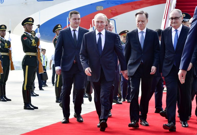 vladimir putin, prihod na kitajsko.jpg