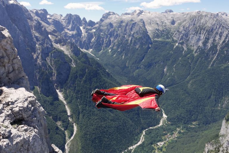 skoki base